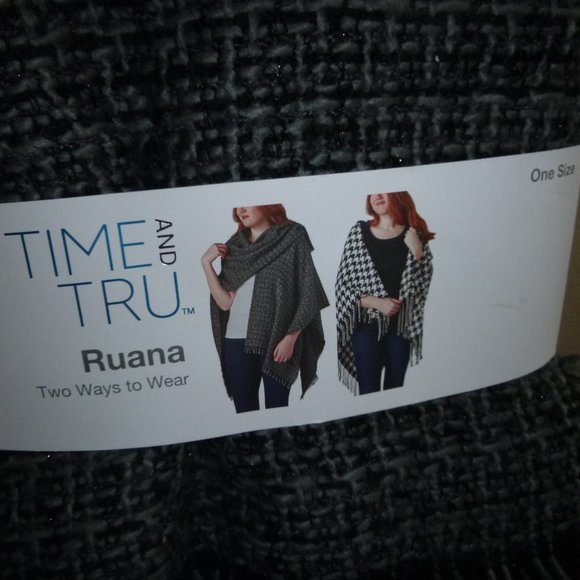 Womens Time And Tru RUANA Wrap Cape Shawl Cover Up Gray Black Plaid ONE SIZE NWT - Picture 2 of 3